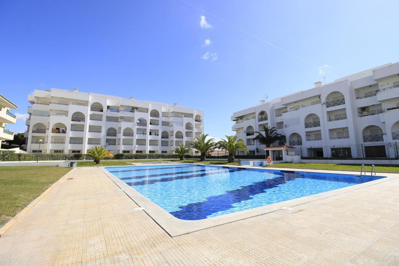 Armacao De Pera Brightness With Pool By Homing Lejlighed Eksteriør billede
